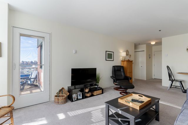 148 Breakwater Dr Unit 804, South Portland, ME 04106