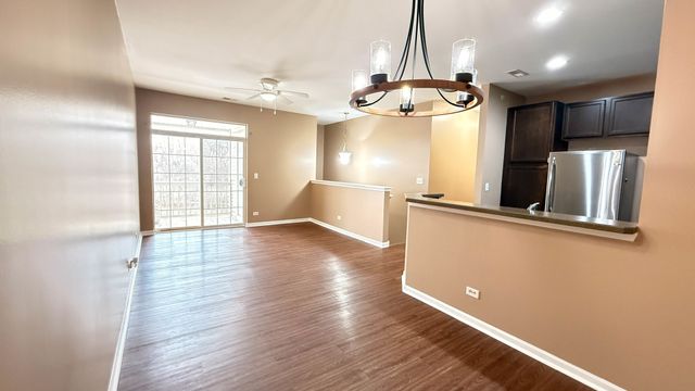 2250 Aurora Drive 24, Pingree Grove, IL 60140