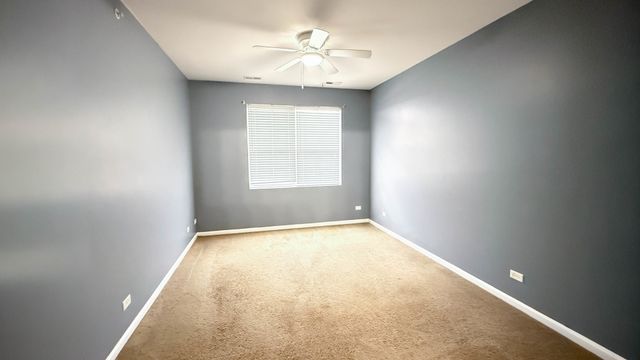 2250 Aurora Drive 24, Pingree Grove, IL 60140