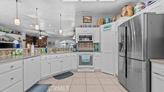9475 Central, Apple Valley, CA 92308