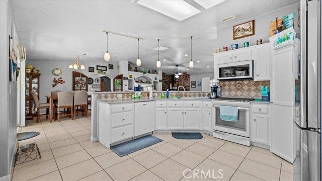9475 Central, Apple Valley, CA 92308