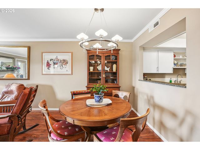 6665 W BURNSIDE St 447, Portland, OR 97210