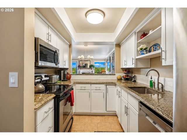 6665 W BURNSIDE St 447, Portland, OR 97210