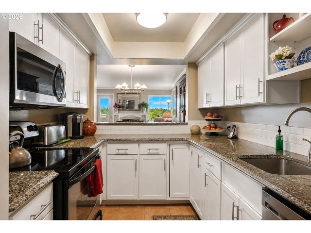 6665 W BURNSIDE St 447, Portland, OR 97210