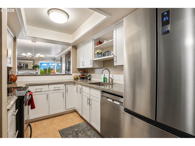 6665 W BURNSIDE St 447, Portland, OR 97210