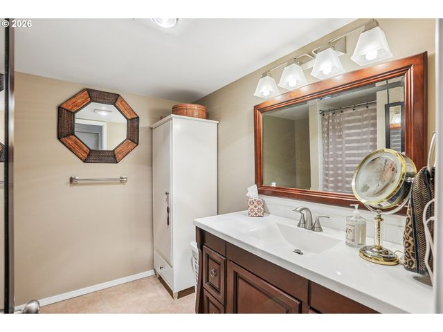 6665 W BURNSIDE St 447, Portland, OR 97210