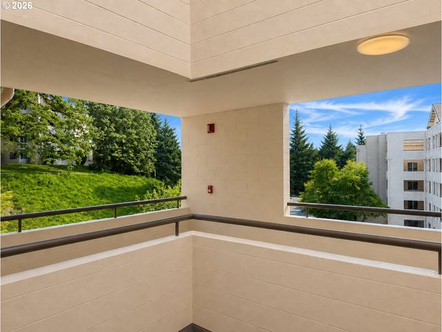 6665 W BURNSIDE St 447, Portland, OR 97210