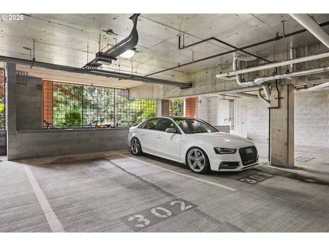 6665 W BURNSIDE St 447, Portland, OR 97210