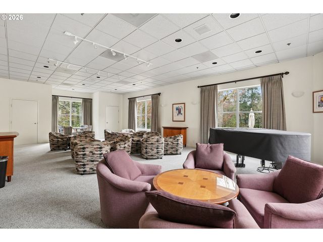6665 W BURNSIDE St 447, Portland, OR 97210
