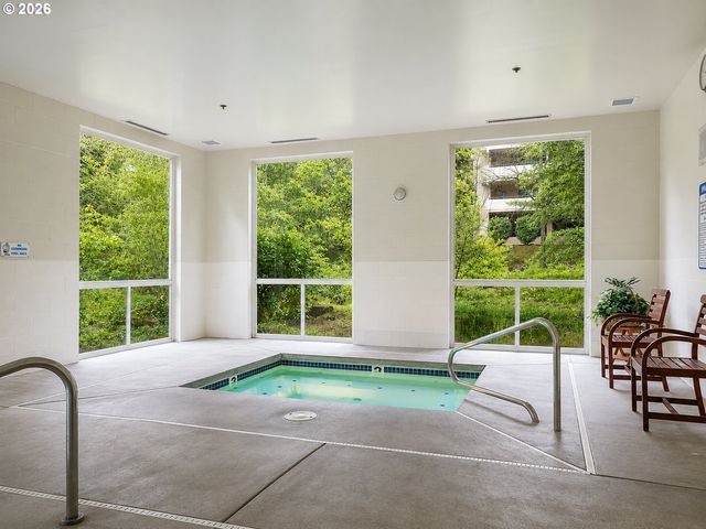 6665 W BURNSIDE St 447, Portland, OR 97210