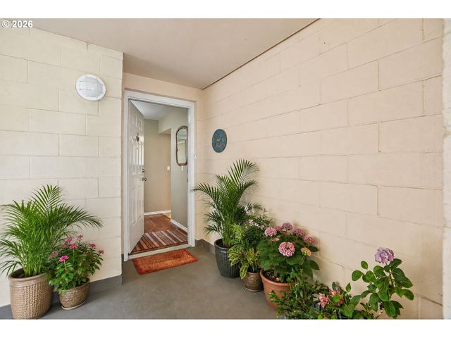 6665 W BURNSIDE St 447, Portland, OR 97210