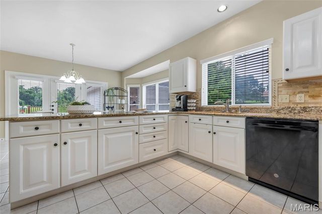 17971 Argonne Estates Drive, Florissant, MO 63034