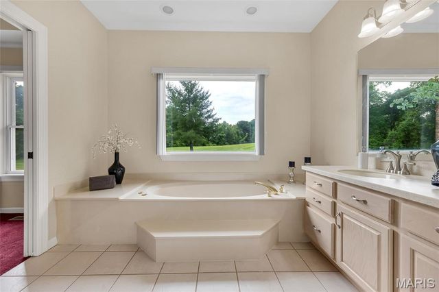 17971 Argonne Estates Drive, Florissant, MO 63034