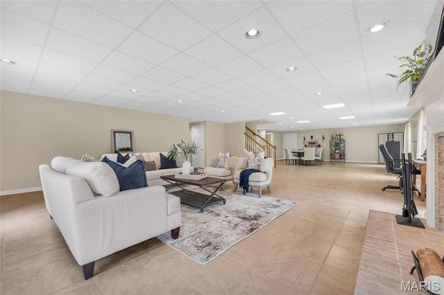 17971 Argonne Estates Drive, Florissant, MO 63034