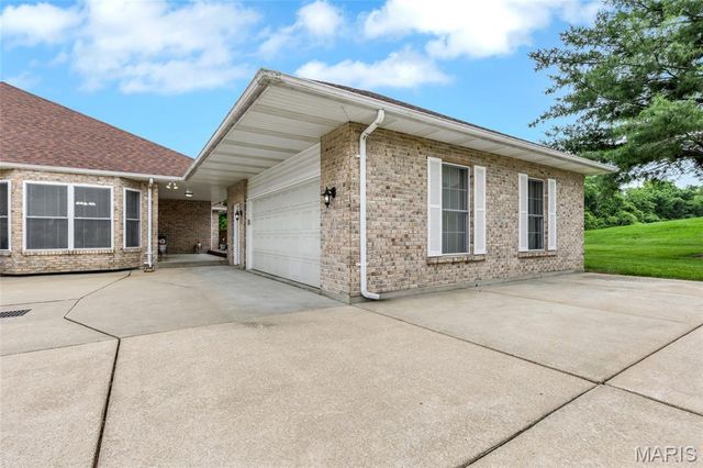 17971 Argonne Estates Drive, Florissant, MO 63034