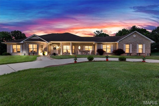 17971 Argonne Estates Drive, Florissant, MO 63034