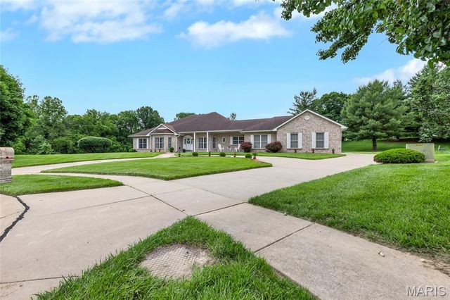 17971 Argonne Estates Drive, Florissant, MO 63034