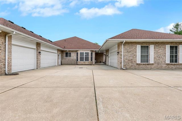 17971 Argonne Estates Drive, Florissant, MO 63034