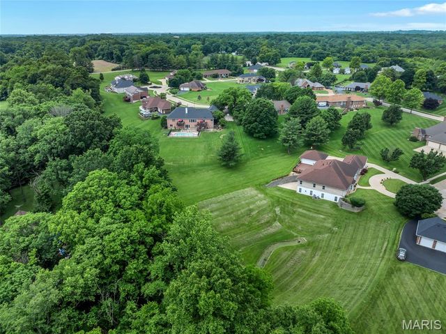 17971 Argonne Estates Drive, Florissant, MO 63034