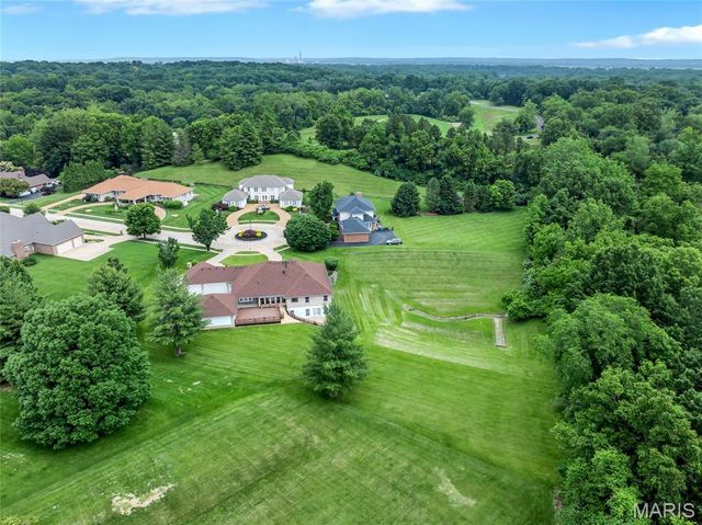 17971 Argonne Estates Drive, Florissant, MO 63034