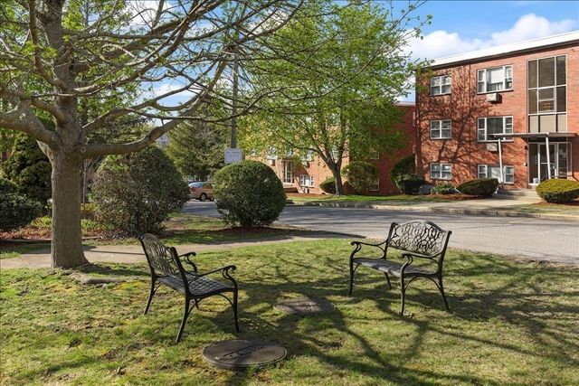 1105 Lexington Street 8-6, Waltham, MA 02452