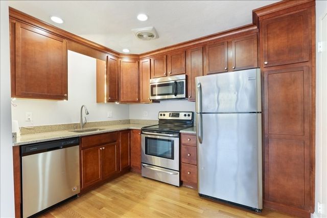 1105 Lexington Street 8-6, Waltham, MA 02452