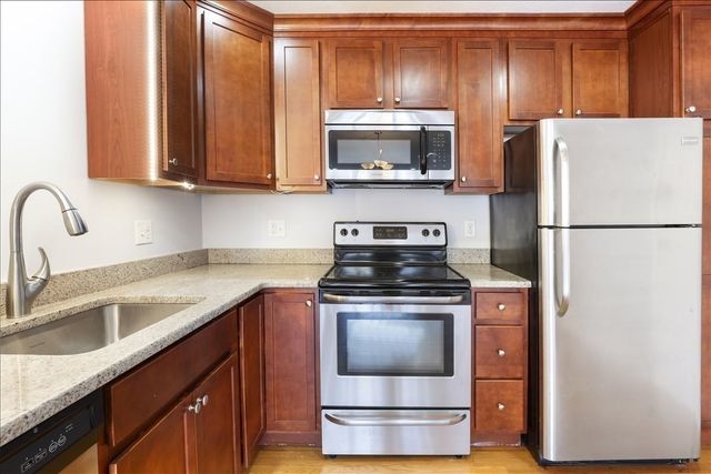 1105 Lexington Street 8-6, Waltham, MA 02452