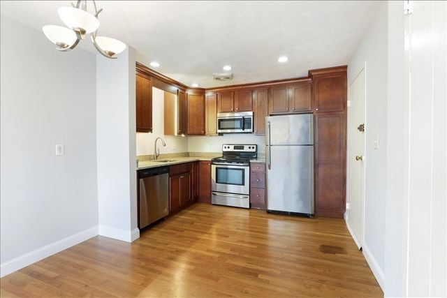 1105 Lexington Street 8-6, Waltham, MA 02452