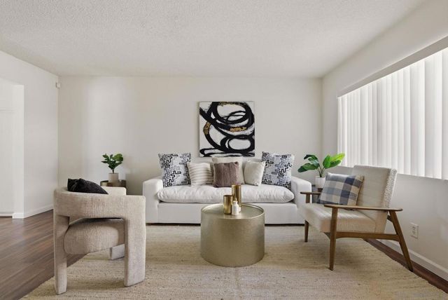 5015 Cape May 108, San Diego, CA 92107