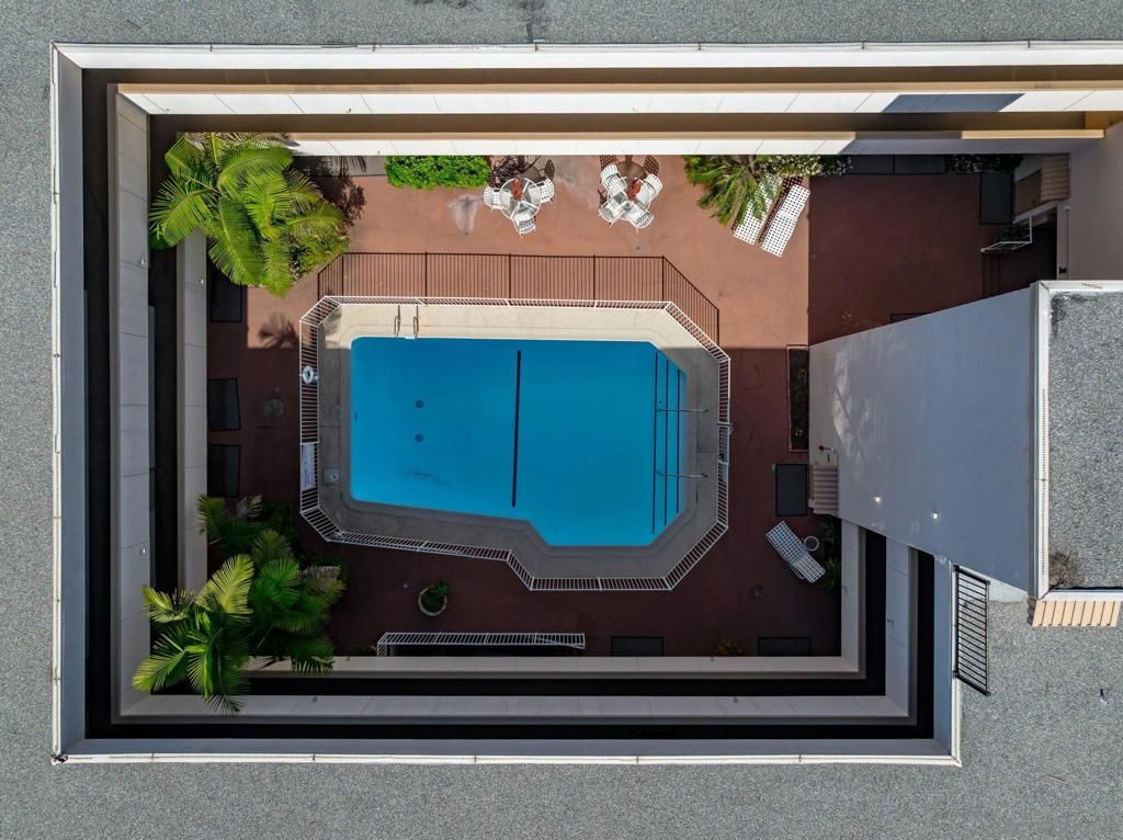 Image 17 of property listing at 5015 Cape May 108, San Diego, CA 92107