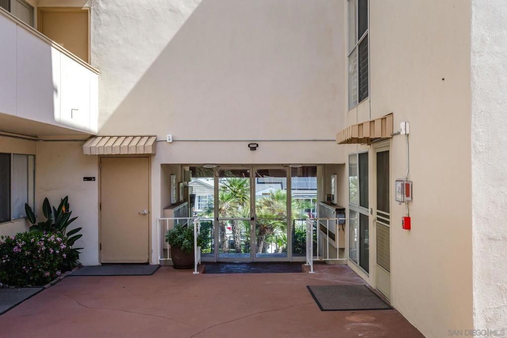 Image 19 of property listing at 5015 Cape May 108, San Diego, CA 92107