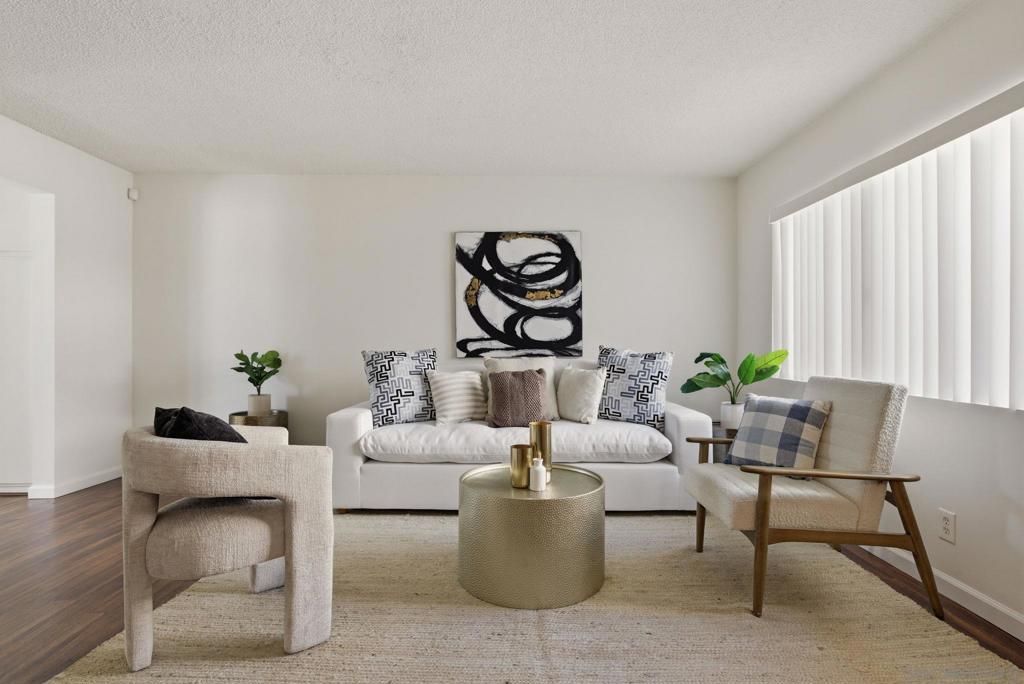 Image 4 of property listing at 5015 Cape May 108, San Diego, CA 92107