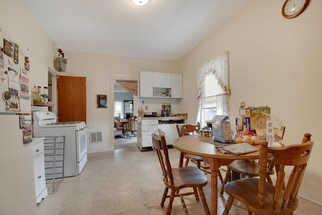 2858 W 38th Place, Chicago, IL 60632