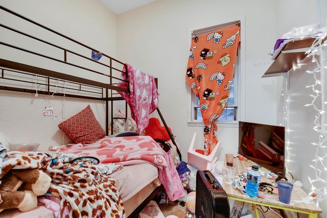 2858 W 38th Place, Chicago, IL 60632