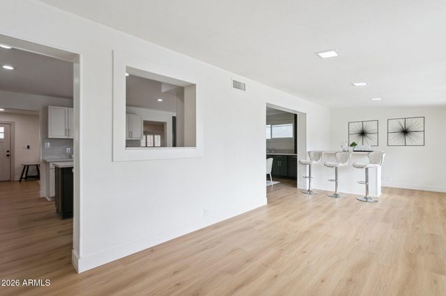 7827 E MORELAND Street, Scottsdale, AZ 85257
