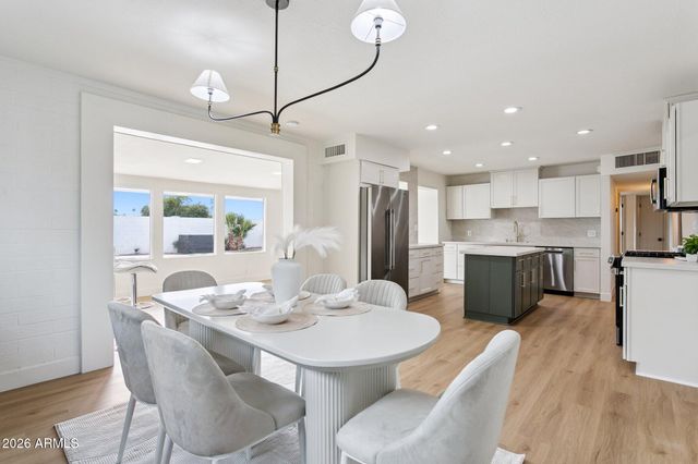 7827 E MORELAND Street, Scottsdale, AZ 85257