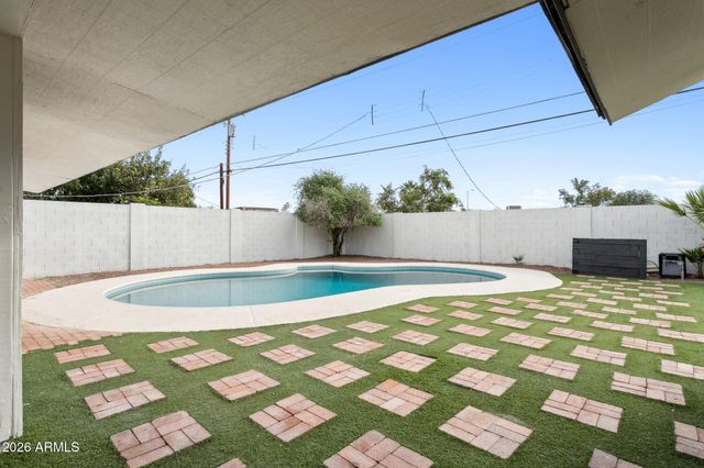 7827 E MORELAND Street, Scottsdale, AZ 85257