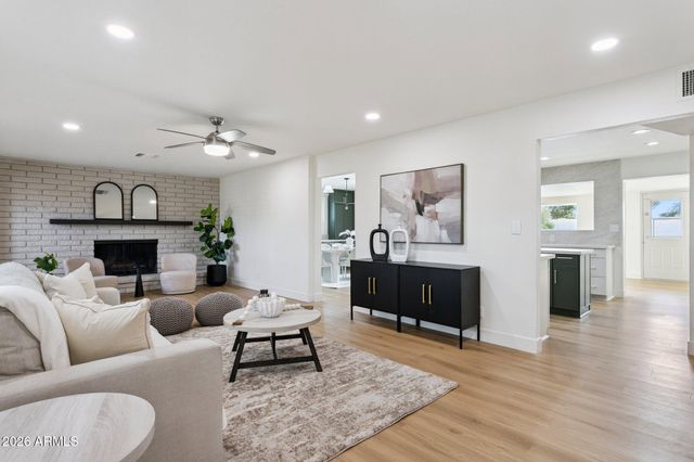 7827 E MORELAND Street, Scottsdale, AZ 85257