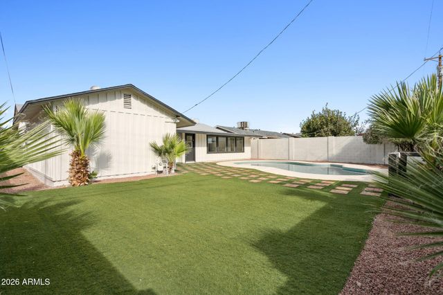 7827 E MORELAND Street, Scottsdale, AZ 85257