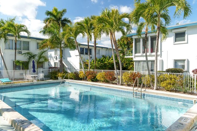 561 Bayshore Drive 7, Fort Lauderdale, FL 33304