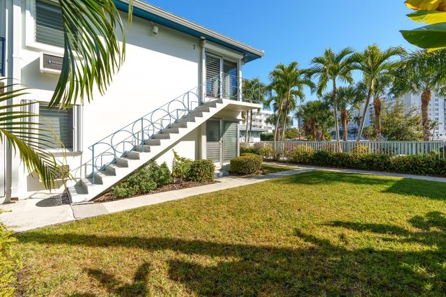 561 Bayshore Drive 7, Fort Lauderdale, FL 33304