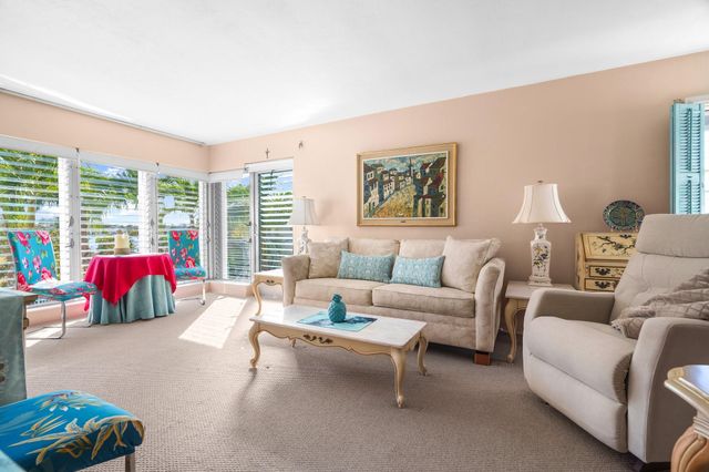 561 Bayshore Drive 7, Fort Lauderdale, FL 33304