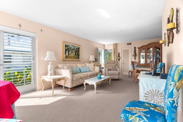 561 Bayshore Drive 7, Fort Lauderdale, FL 33304