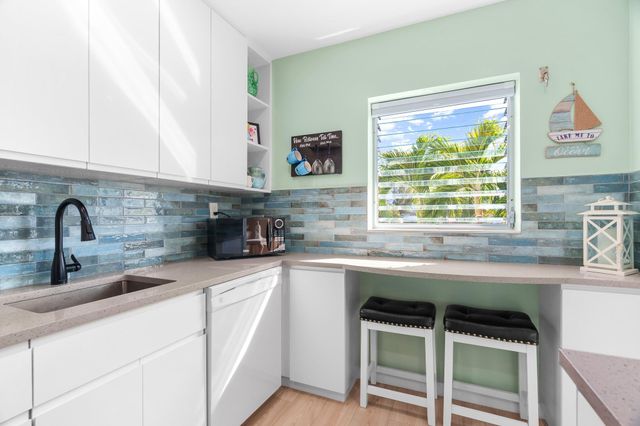 561 Bayshore Drive 7, Fort Lauderdale, FL 33304