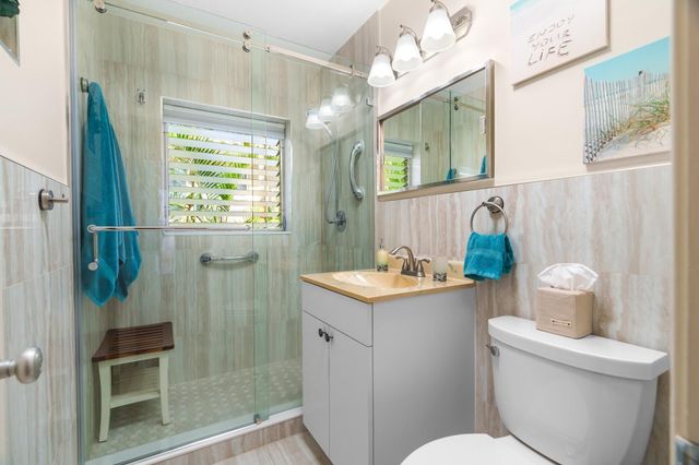 561 Bayshore Drive 7, Fort Lauderdale, FL 33304