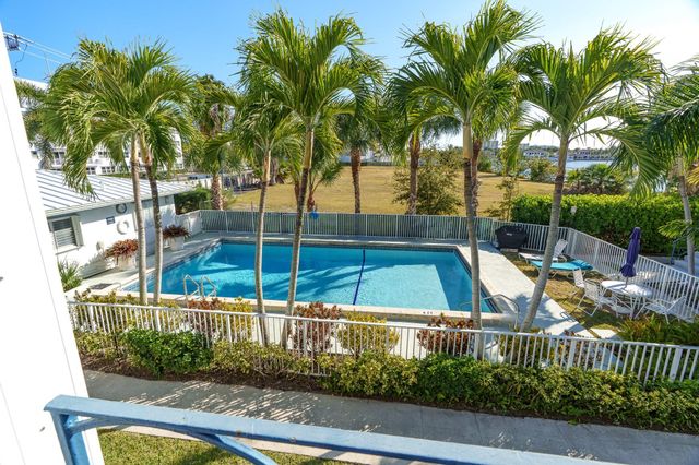 561 Bayshore Drive 7, Fort Lauderdale, FL 33304