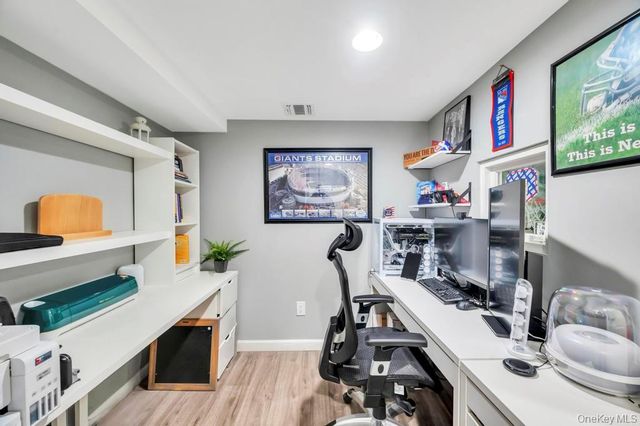 14 W Chestnut Street, Farmingdale, NY 11735