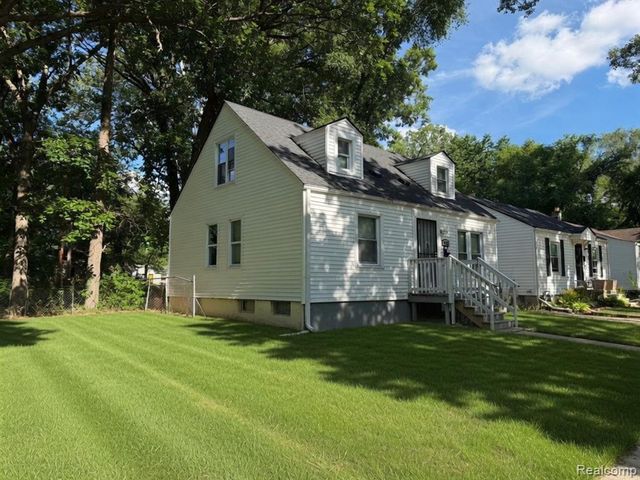 19492 Biltmore Street, Detroit, MI 48235