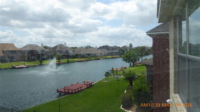 10142 Lazy Lagoon, Houston, TX 77065