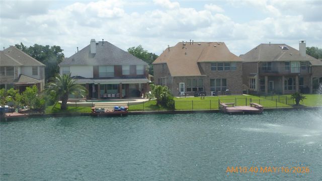 10142 Lazy Lagoon, Houston, TX 77065